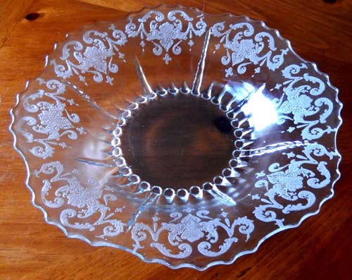 New Martinsville #4213 Radiance Bowl w/ "Floral & Scroll" Etch
