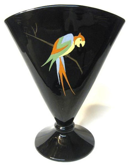 Central Fan Vase w/ Tropical Bird Decoration
