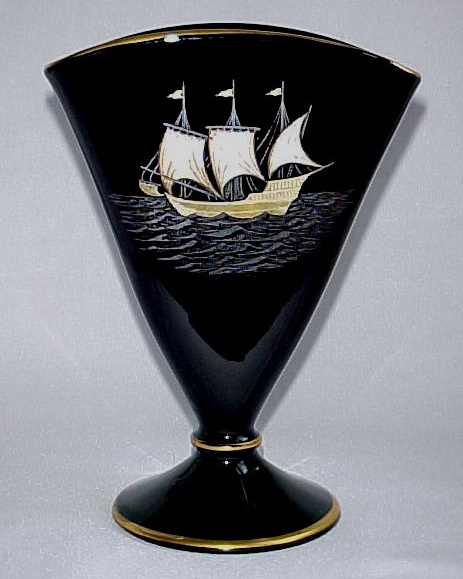 Central Fan Vase w/ Galleon Overlay