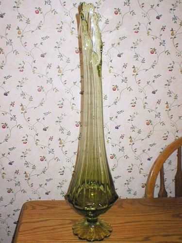 Fenton #8352 Valencia Large Swung Vase