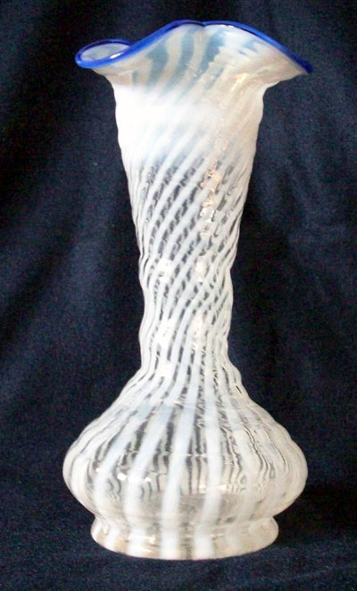 Fenton # 186 Blue Ridge Vase