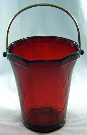 Fenton #1616 Diamond Optic Ice Bucket
