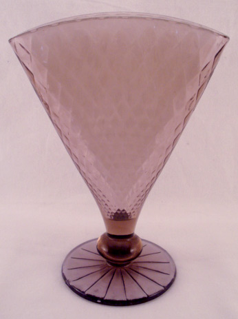 Fenton #1502 Diamond Optic Fan Vase