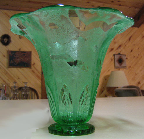 Heisey #1413 Cathedral Vase with Arctic Etch