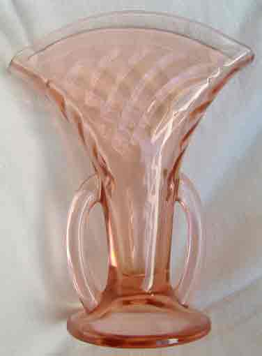 Imperial # 742 Twisted Optic Fan Vase