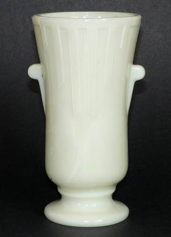 Akro Agate # 317 Tab Handled Dart Vase