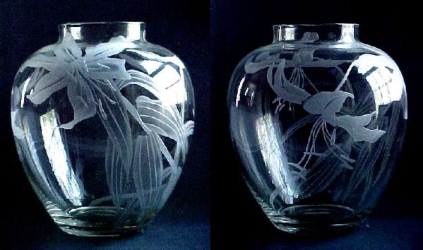 Unknown Vase w/ Dorothy Thorpe Decoration