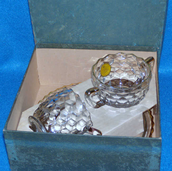 Jeannette # 600/501 Gold-Trimmed Creamer, Sugar, Tray Gift Box