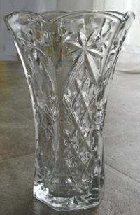 Hocking Early American Prescut Glass Vase