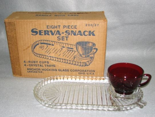 Anchor Hocking Serva-Snack Set w/ Packaging