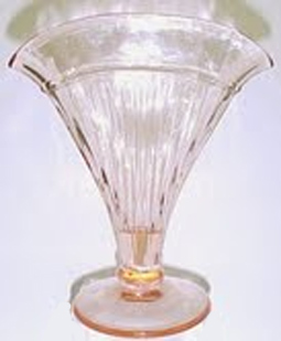 Diamond # 900 Adam's Rib Fan Vase
