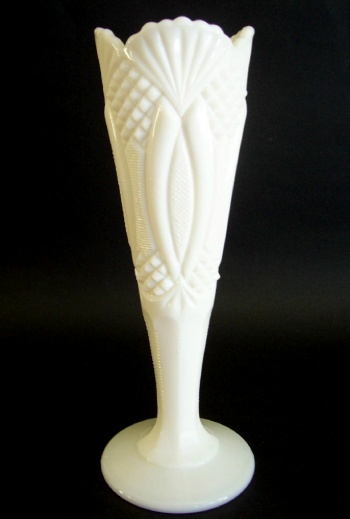 L. E. Smith #  403 Heritage Vase