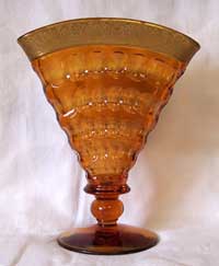 Cambridge #   17 Martha Washington Fan Vase