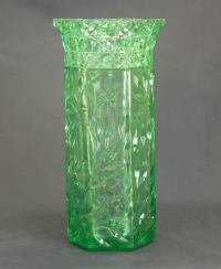 McKee # 410 Innovation Hexagonal Vase