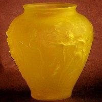 Tiffin #16255 Canary Poppy Vase