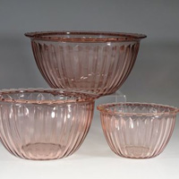 Jeannette Jennyware Pink Mixing Bowl Set